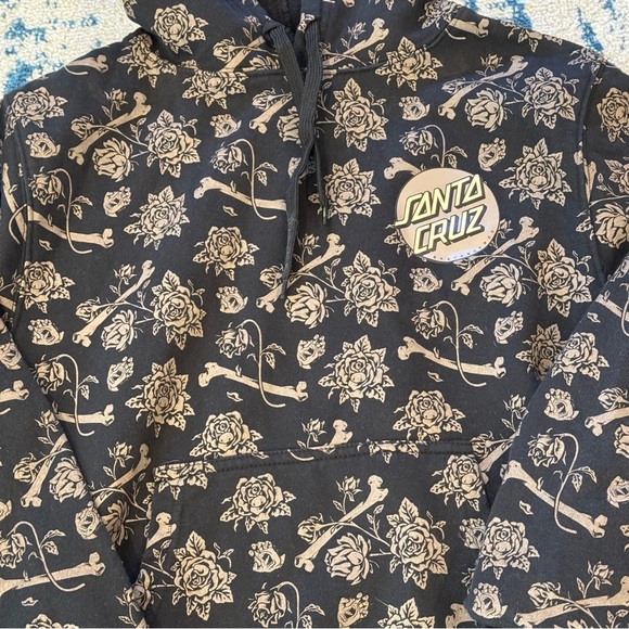 Women’s size small Santa Cruz pull over hoodie black bronze bones roses logo - Picture 2 of 8